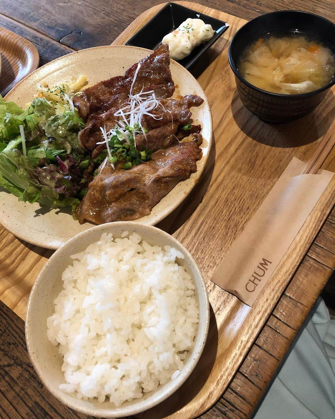 吉永愛さんのインスタグラム写真 - (吉永愛Instagram)「先日、 @chum_apartment  さんで ランチ♥️ 目黒にあるオサレなレストランだよ✨ パンツ @u_dresser  トップス @andlovecloset  カゴバッグ @u_dresser  #ランチ #目黒 #元タンレトちはるさんのお店 #しょうが焼き #ミントカラー #outfit #fashion #udresser  #ファッション #パンツ #パンツスタイル #休日 #オシャレさんと繋がりたい  #レストラン #tokyo #japan」8月17日 13時02分 - a.i.yy