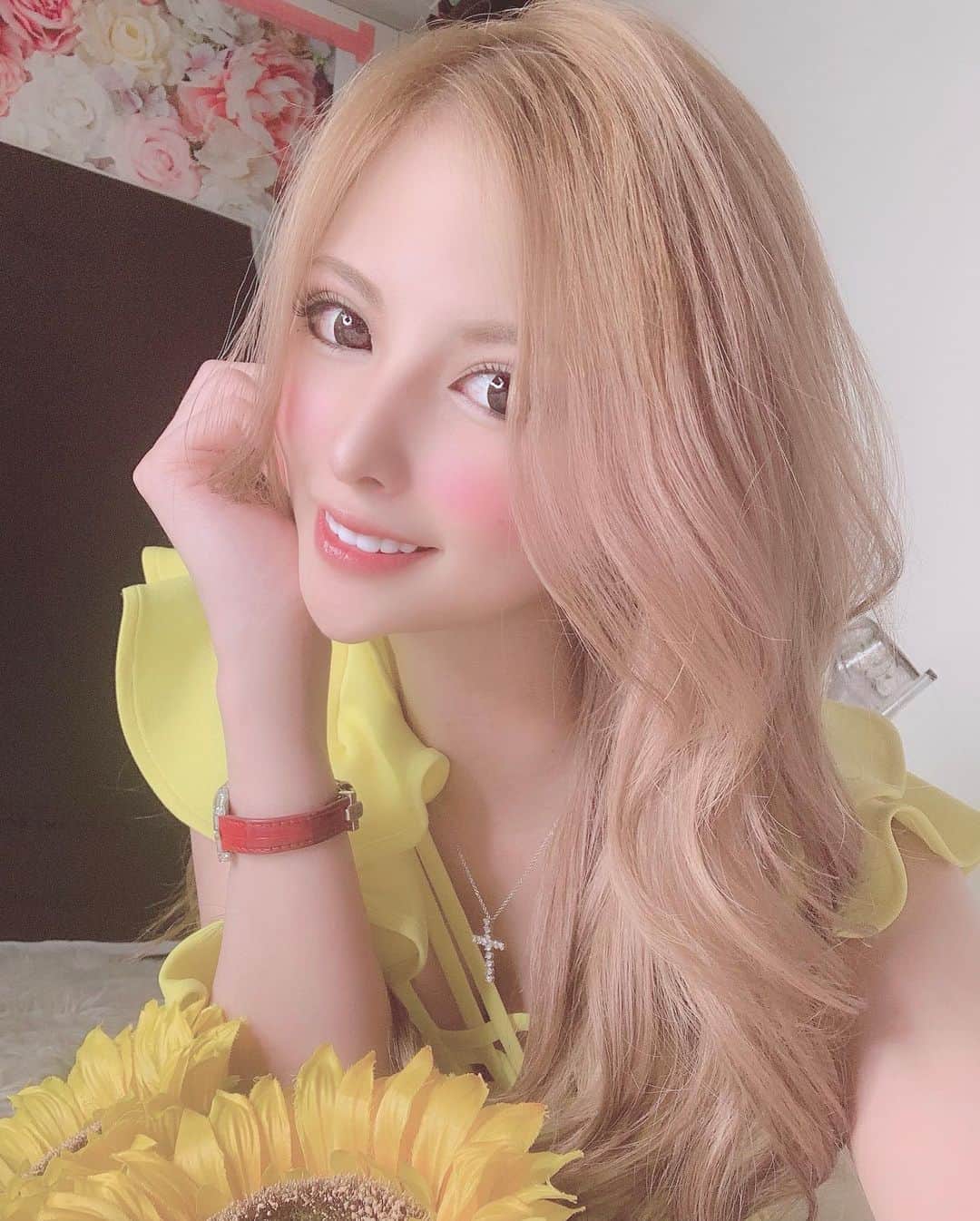 夏目こころさんのインスタグラム写真 - (夏目こころInstagram)「大好きな黄色のドレスで 撮影してきたよ🌻」8月17日 12時58分 - corocorococoro0901