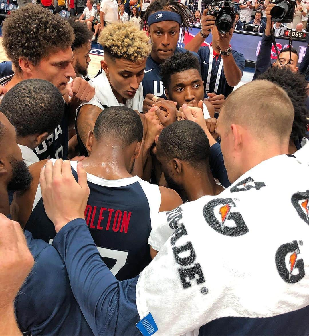 NBAさんのインスタグラム写真 - (NBAInstagram)「🇺🇸 defeats 🇪🇸 90-81 in tonight’s #FIBAWC tune-up in Anaheim! #USABMNT #USAGotGame」8月17日 13時10分 - nba