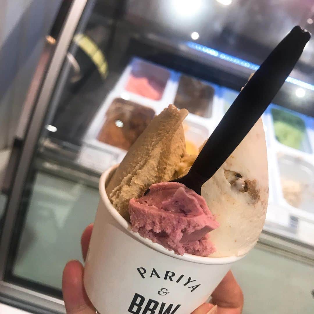 米倉れいなのインスタグラム：「, 最近毎日アイス食べてる🍦 #pariya #gelato」