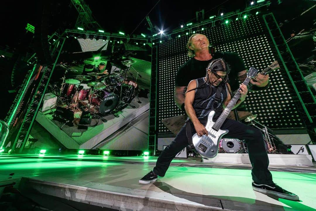 メタリカさんのインスタグラム写真 - (メタリカInstagram)「Photos from last night’s show in Vienna! ・・・ 📸 by @brettmurrayphotography & @photosbyjeffyeager ・・・ #MetInVienna #WorldWired #Metallica」8月17日 13時27分 - metallica