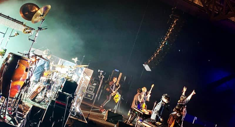 Official髭男dismさんのインスタグラム写真 - (Official髭男dismInstagram)「THANK YOU SUMMER SONIC! ▼NEXT LIVE →8/24(土)大阪「ロックロックこんにちは！」」8月17日 13時37分 - officialhigedandism