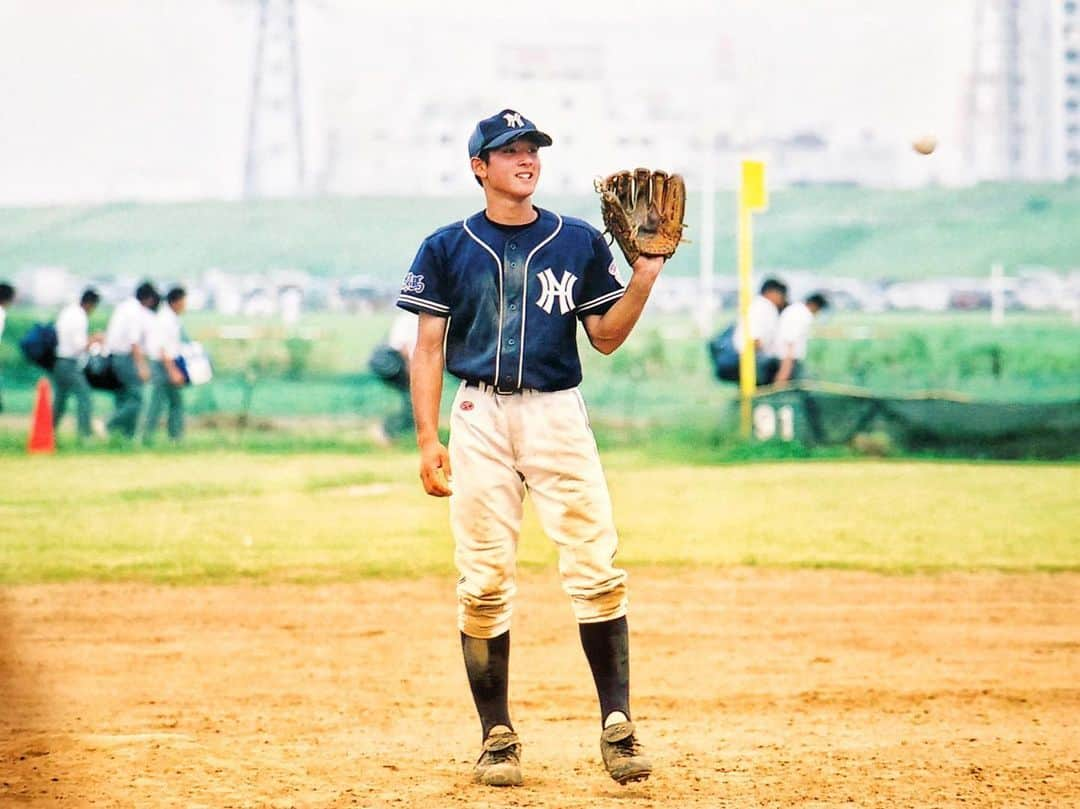 杉谷拳士さんのインスタグラム写真 - (杉谷拳士Instagram)「週末はいかがお過ごしですか？ 中学生時代の杉谷少年です⚾️ 実は今日ジャイアンツカップ2019の決勝戦があります‼︎ 去年は準優勝だったので今年こそは優勝してもらいたいです(๑･̑◡･̑๑)♫ 東練馬シニアが優勝できるように万波ちゅーせーと応援しようかと思いましたが…… 今からテレビでちゅーせー📺応援準備完了😚 どっちも頑張れ〜❗️❗️ GO ファイターズ👏💪‼︎ . #東練馬シニア #ジャイアンツカップ #決勝戦 #万波中正 #カリカリの中学生 #ひまわり写真ありがとうございます」8月17日 13時55分 - kenshi.02