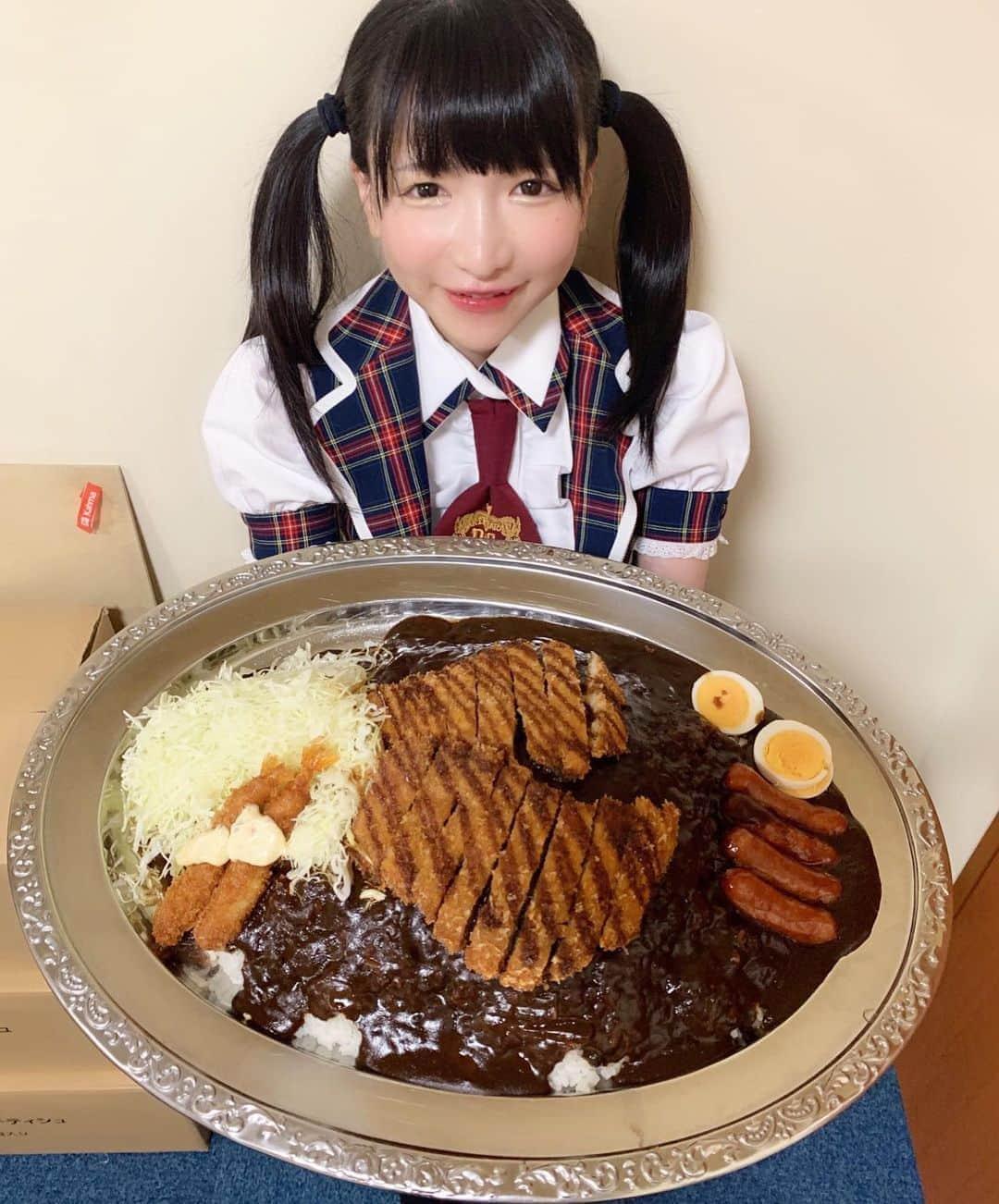 もえのあずきさんのインスタグラム写真 - (もえのあずきInstagram)「ゴーゴーカレーさんのチャレンジメニュー「ワールドチャンピオンクラスカレー」2.5kgよりもさらに大きい３kgのデカ盛りカレー☺️💓 #デカ盛り#デカ盛りカレー#ゴーゴーカレー#gogocurry #金沢カレー#富山#ワールドチャンピオンカレー」8月17日 13時59分 - moeazukitty