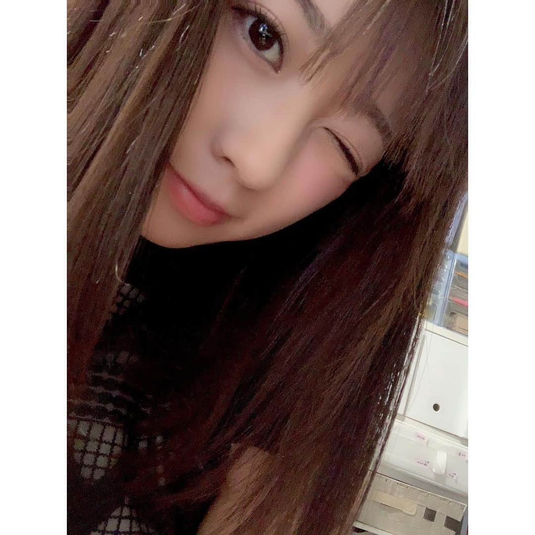 大貫彩香さんのインスタグラム写真 - (大貫彩香Instagram)「今日は弟が駅まで送って くれましたありがとう❤︎ オーディション 行ってきます⸜(๑⃙⃘'ᵕ'๑⃙⃘)⸝⋆︎* . . 写真はメイク出来た〜の顔 . . .  昨日事務所に行ったら 次のDVDの表紙案が上がってて わくわく❤︎いい感じです❤︎ 私の意見も伝えてきました！ どれになるかな〜？😊🌼 最新グラビア DVD 9月20日発売です！ お楽しみに♪ #イーネットフロンティア」8月17日 14時32分 - sayaka_oonuki