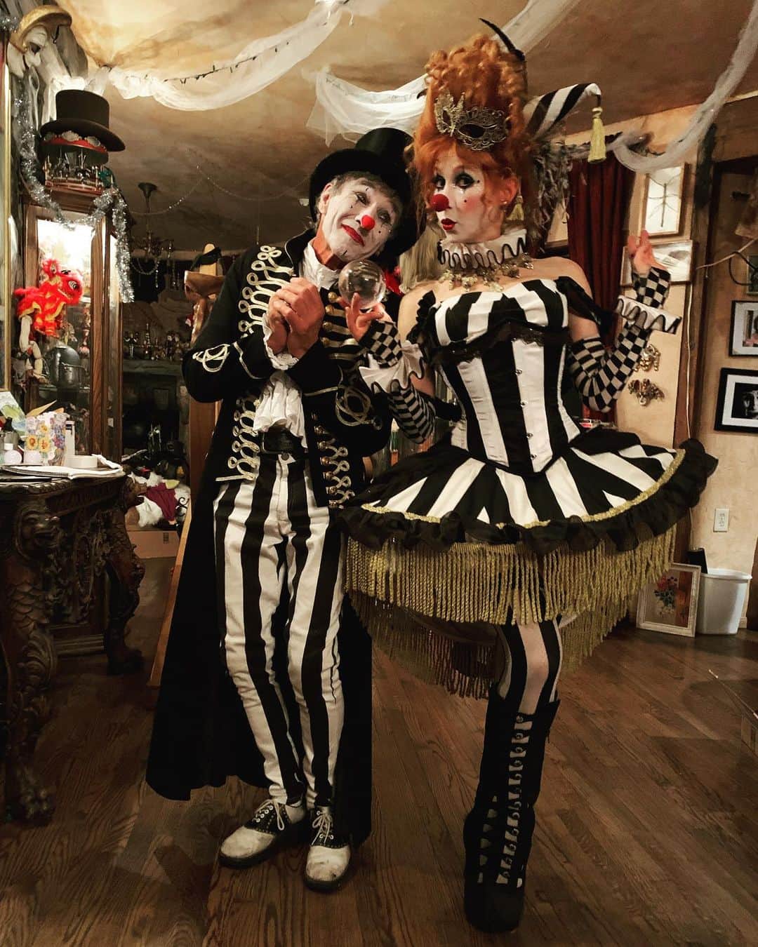 ボニー・モーガンのインスタグラム：「Bon and Dad are off to the most magical Labyrinth of Jareth Masquerade Ball @lojmasquerade special gratitude to Master Strider for giving us such a magnificent sandbox to play in #adventuresofbonanddad #clowningaround #labyrinthofjareth #shenanigans #stripes #loj #rocococlown #bendybonnie」