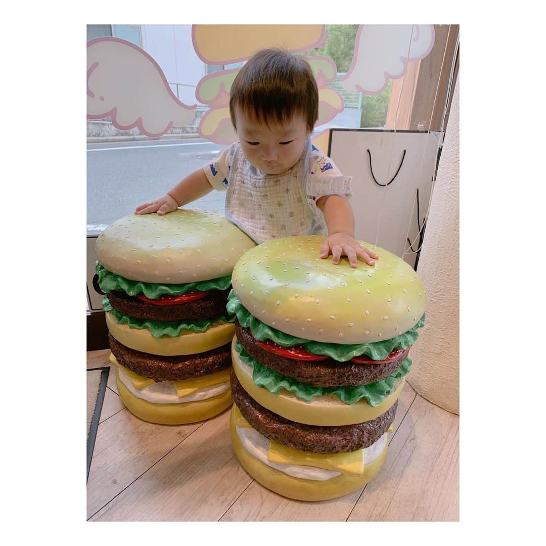 辻希美さんのインスタグラム写真 - (辻希美Instagram)「CielAmourへ🍔💕" #休日 #夏休み #lunch #cielamour  #ハンバーガー #🍔💕」8月17日 15時17分 - tsujinozomi_official