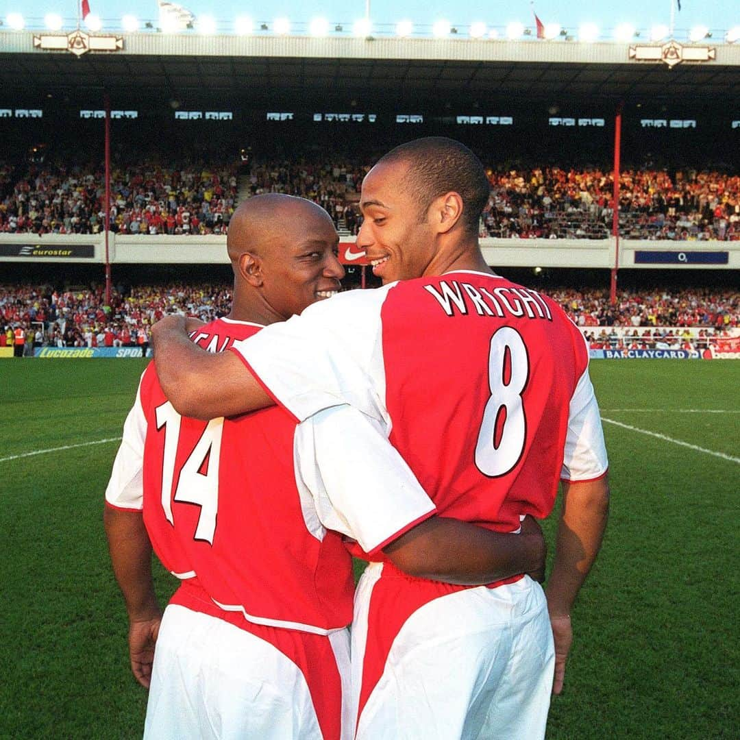 アーセナルFCさんのインスタグラム写真 - (アーセナルFCInstagram)「👑 Happy birthday to the King,  @thierryhenry ⁣ ⁣ #arsenal #thierryhenry #afc⁣ #pl #gunners #arsenalfc」8月17日 15時18分 - arsenal