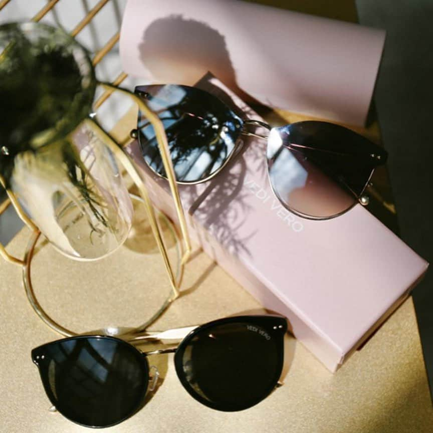 DFS & T Galleriaさんのインスタグラム写真 - (DFS & T GalleriaInstagram)「Discover @vedivero ’s ultra feminine, floral-inspired sunglasses as worn by fashion & beauty editor, Killualq. They’re sure to be a perfect addition to any outfit, wherever your travels take you.  #TGalleria #ShopDutyFree」8月17日 15時30分 - dfsofficial