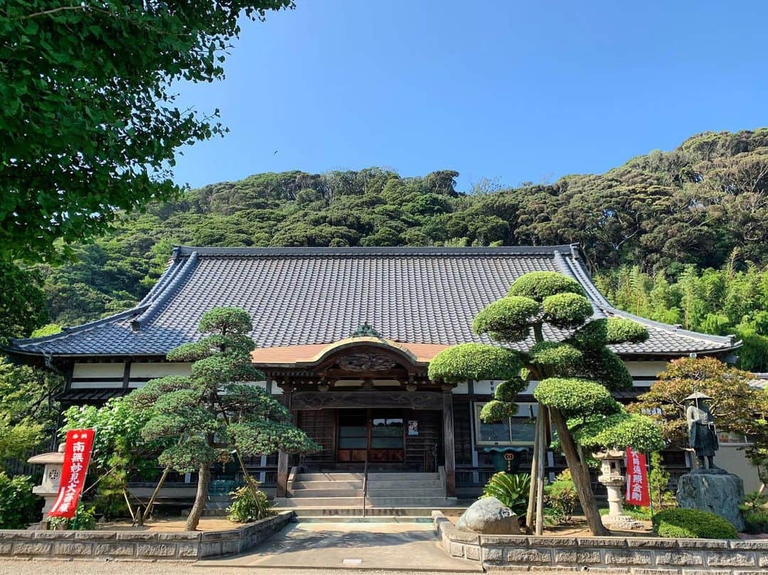 のインスタグラム：「お盆、お墓参りへ。  #青蓮寺 #君津 #千葉」