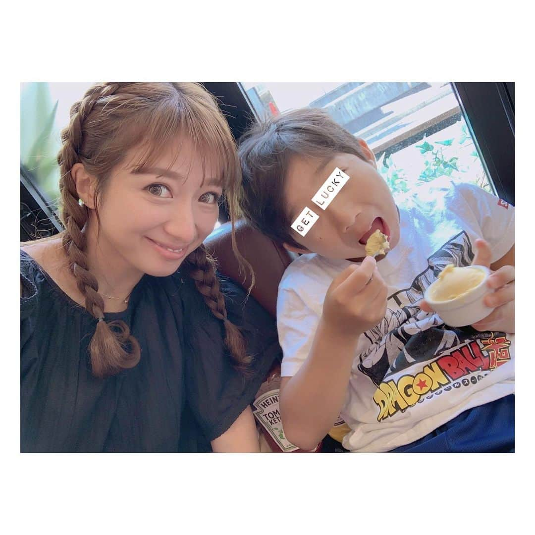 辻希美さんのインスタグラム写真 - (辻希美Instagram)「ハンバーガー🍔に激辛サルサが最強😍💕💕" #休日 #夏休み #cielamour  #母のお店 #ハンバーガー に #激辛サルサ #最強 #最高 #激ぅま #ずっと食べたくてやっと食べれた #やっぱりシエルのハンバーガー #美味しい #🍔💕 #子ども達も大好き #ご馳走様でした #🍔💕💕」8月17日 15時34分 - tsujinozomi_official