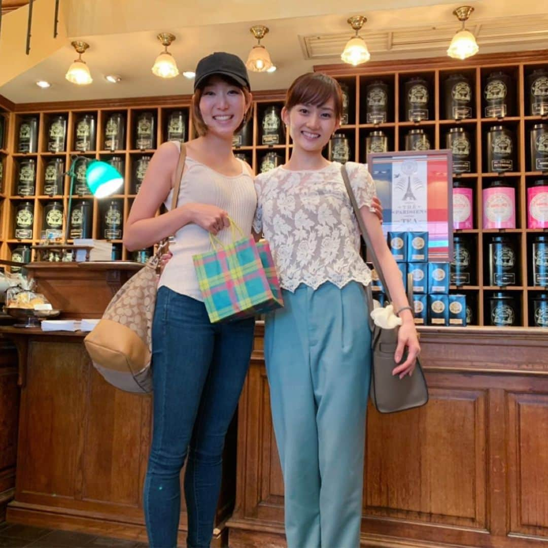 伊藤友季子さんのインスタグラム写真 - (伊藤友季子Instagram)「ー𝑲𝒖𝒎𝒊♥︎ Reunion with a special girl. .  小学生の時に教えていたこの子と 十数年ぶりに感動の再会💕 久しぶりのくみちゃんは、 私が見上げるくらい背も高くなって 素敵な大人のレディーになっていたけれど、 屈託のない笑顔と素直な話し方はあの頃と変わらず！ 思い出話が懐かしすぎました😂 たくさんポジティブなエネルギーをもらったので 私も負けずに頑張らなきゃと思ったのでした✨ また舞台で踊る姿を見せてね💗 皆さん是非応援ください！ @kumiiishiii –––––––––––––––––––––––––––––––––––––———— #ballet #balletdancer #ballerina #balletclass #balletlesson #mariinskyballet  #kumikoishii #バレエ #バレエダンサー #バレリーナ #バレエレッスン #バレエ教室 #バレエスタジオ #石井久美子 #マリインスキーバレエ」8月17日 15時46分 - yukiko_xx