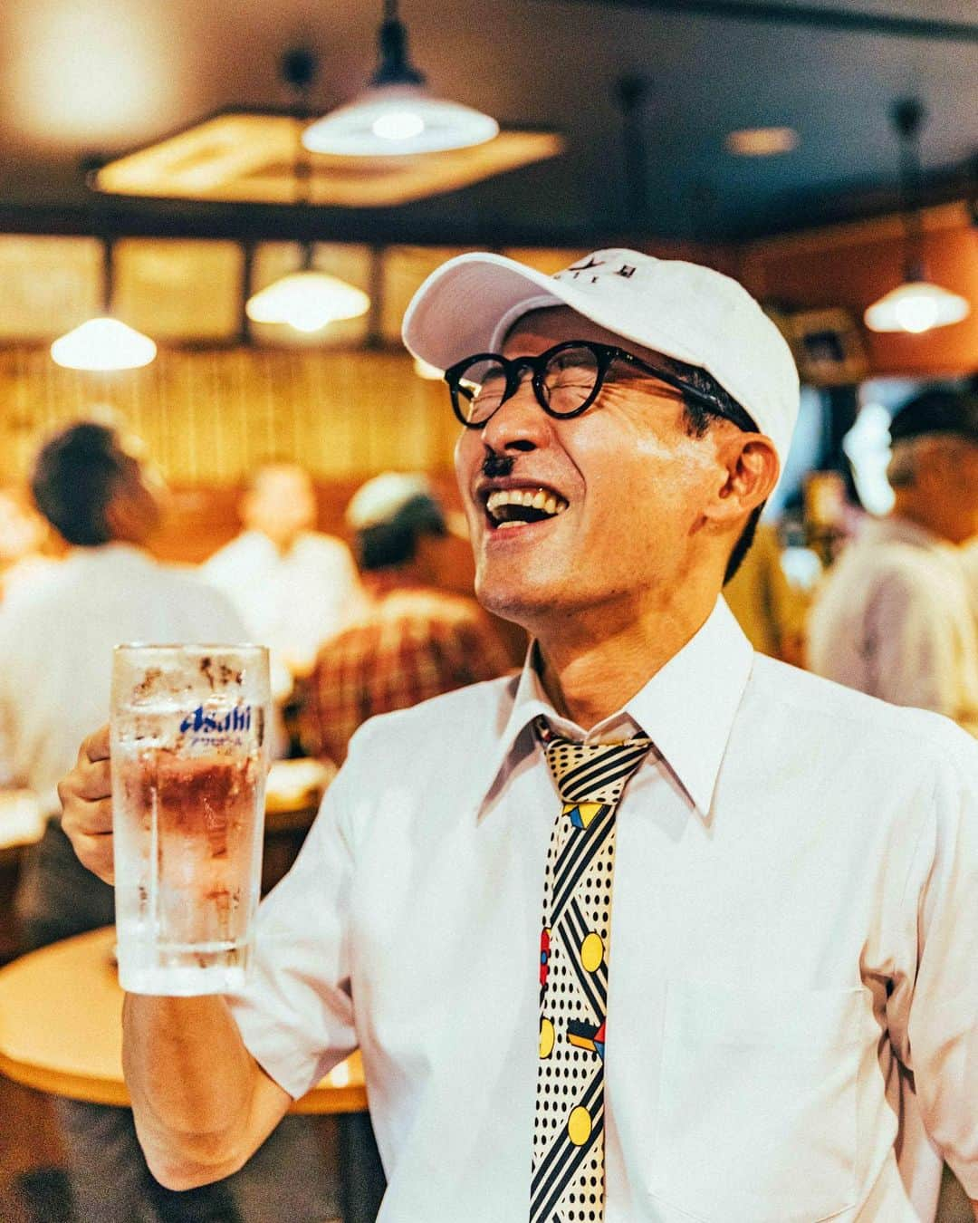 岩井ジョニ男さんのインスタグラム写真 - (岩井ジョニ男Instagram)「嗚呼 甲子園 #岩井ジョニ男 #iwaijonio #jonioIwai #ジョニスタグラム #jonistagram #イワイガワ #iwaigawa #浅井企画 #asaikikaku #幻の哀愁おじさん  #甲子園 #koshien  #酎ハイ #居酒屋 #帽子 #cap  #サラリーマン #whitecollarwork #ninetofiver #東京 #tokyo #錦糸町 #kinshityou  #岩井眼鏡店 @iwaimeganeten  #ヴィンテージスーツ @vintage_gentry  #instagram  #instagood  #model #cool #cooljapan」8月17日 15時58分 - iwaigawa_jonio_iwai