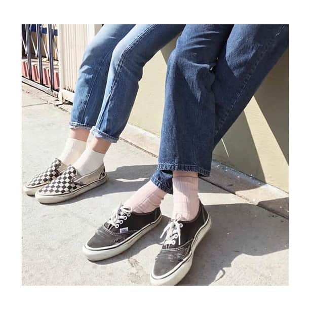 のインスタグラム：「YOU ROCK BABY! 🤘 . Our socks are perfect to accompany any outfit, whatever your style! . Knee-highs, ankle-socks, glittery, retro-style, quirky, trendy... there’s something to suit everyone’s fancy! Discover the softness and the gorgeous colours of Collégien socks! 🤩 . Made with love in France! 💓 . YOU ROCK BABY! 🤘 . Composez avec nos chaussettes des looks variés et originaux ! Nos chaussettes sont comme des caméléons, elles s’adaptent à toutes les situations et révèlent votre personnalité à la perfection ! 👌 . Hautes, courtes, sporty, brillantes, ou vintage, vous trouverez parmi nos gammes les chaussettes qui se marieront avec toutes vos tenues ! . La qualité Made in France, la douceur et les couleurs uniques sont nos atouts pour vous séduire ! Pour des looks uniques, pensez à Collégien et votre rentrée sera plus gaie ! 😃 . Picture by @scoutclassic 😘 . #collegien #collegiensocks #collegien_officiel #海外ベビー服 #ロンパース #女の子ベビー #女の子 #赤ちゃん #赤ちゃんのいる生活 #ベビモ#madeinfrance#extrasoft #bestsocksever #barneklær #newin #kinderstrümpfe #kniestrümpfe #靴下 #носки #sokker #instamum #mumfashion #truecolours」
