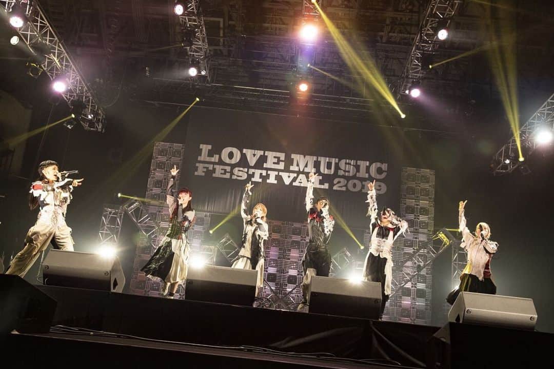 フジテレビ「Love music」さんのインスタグラム写真 - (フジテレビ「Love music」Instagram)「LOVE MUSIC FESTIVAL 2019﻿ BiSHさんライブ写真公開🥴💄﻿ ﻿ 明日よる0:30〜放送﻿ ※地域によって放送日時が異なります。﻿ 各放送局のHPにてご確認下さい。﻿ ﻿ photo by  Kaochi﻿ ﻿ #BiSH﻿ #遂に死﻿ #GiANT KiLLERS﻿ #beautifulさ﻿ #LOVEMUSICFES﻿ #Lovemusic﻿ #ラブミュージック﻿ #明日はサマソニ #大阪﻿ #水分はこまめに補給﻿ #熱中症に注意」8月17日 16時11分 - lovemusic_fujitv