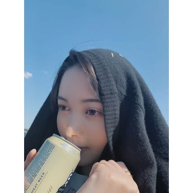 玉城ティナさんのインスタグラム写真 - (玉城ティナInstagram)「この間、夏空の下、野外で色々試みましたが5分でこのようになりました。 夏をしたい気持ちは強い。 あとプールか湖か海とか行きたい。水着買ったし。」8月17日 21時40分 - tinapouty