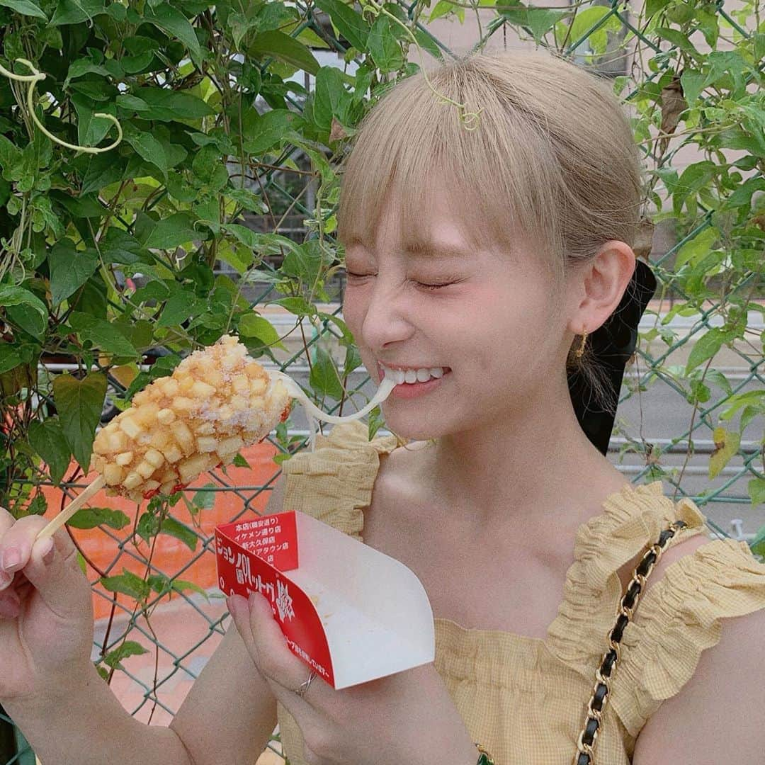 RINA（鈴木理菜）さんのインスタグラム写真 - (RINA（鈴木理菜）Instagram)「こないだ初めてこれ食べた☺︎ぴよーん」8月17日 21時43分 - urarina821