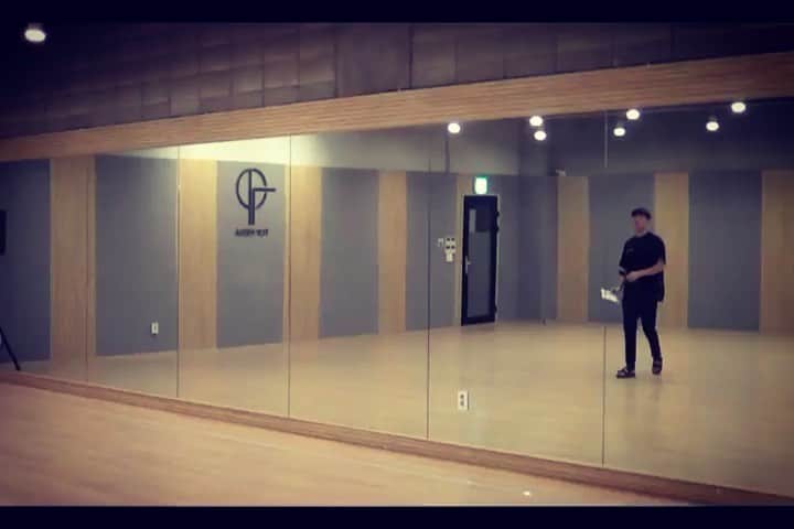 ヒョクジン のインスタグラム：「D-1 🎤」