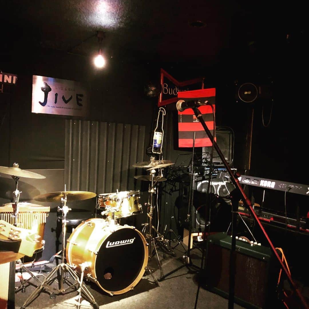 山川のりをのインスタグラム：「今夜は手稲ジャイブにてギターパンダライブです。19時/20時、2500円+D/3000円+D。ザッツワンマンショーですよ！お近くの方々会いにきてアイニージュー！」