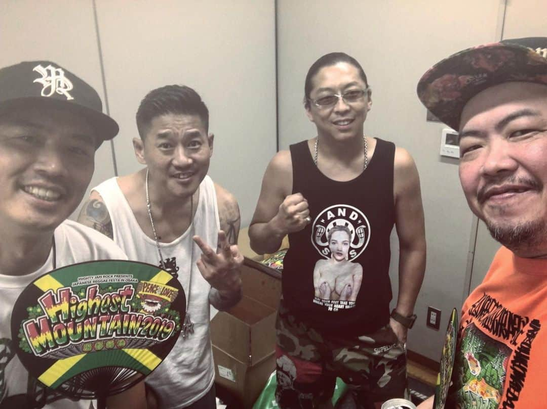 DJ FUKUさんのインスタグラム写真 - (DJ FUKUInstagram)「ハイエストマウンテン無事終了 Mighty Jam Rockありがとう 次は9/21(土)は#アイスク大阪 で🎤 #hm2019 #highestmountain #mightyjamrock #djfuku」8月17日 16時29分 - dj_fuku