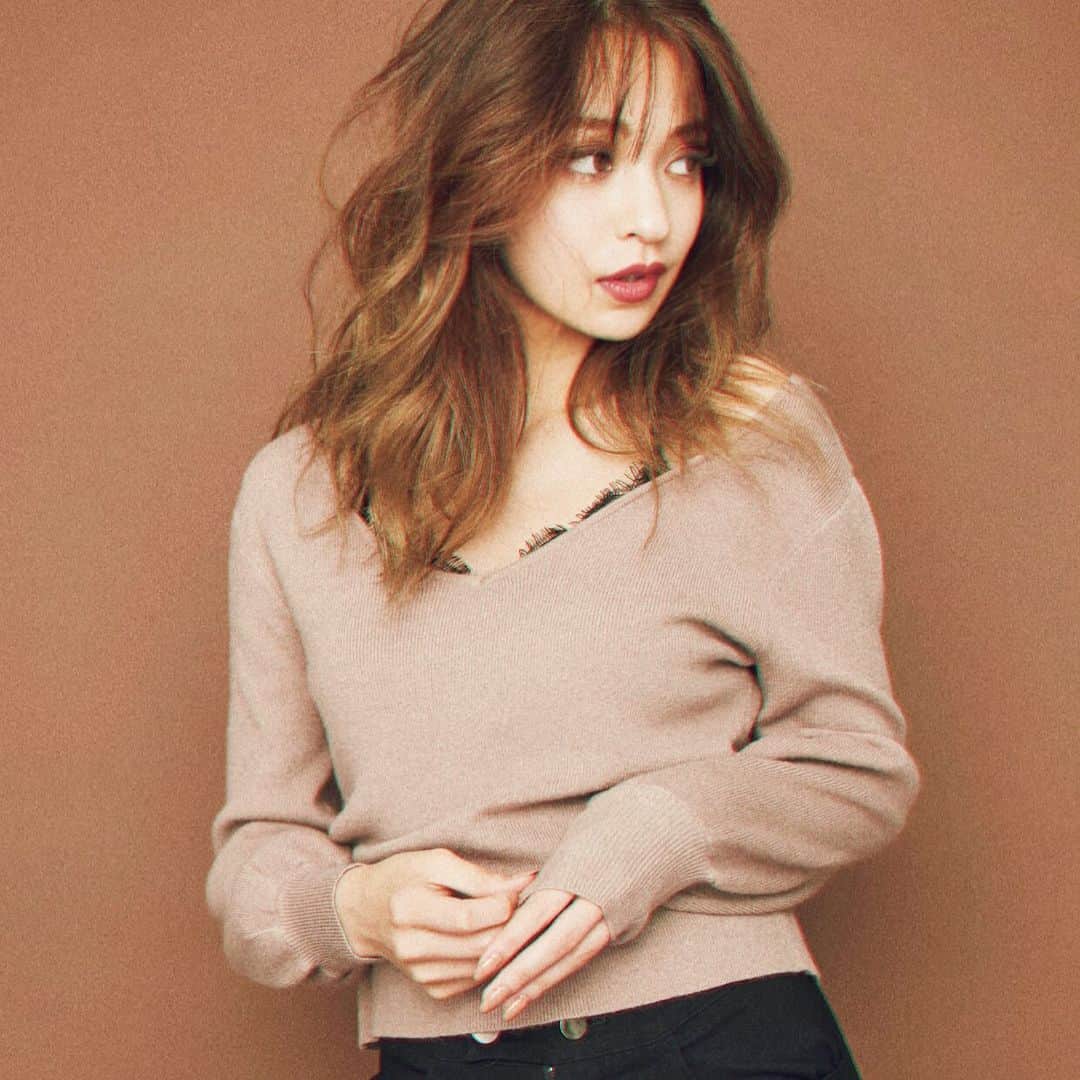 CARINA（日向カリーナ）さんのインスタグラム写真 - (CARINA（日向カリーナ）Instagram)「🖤」8月17日 16時52分 - carina_hinata
