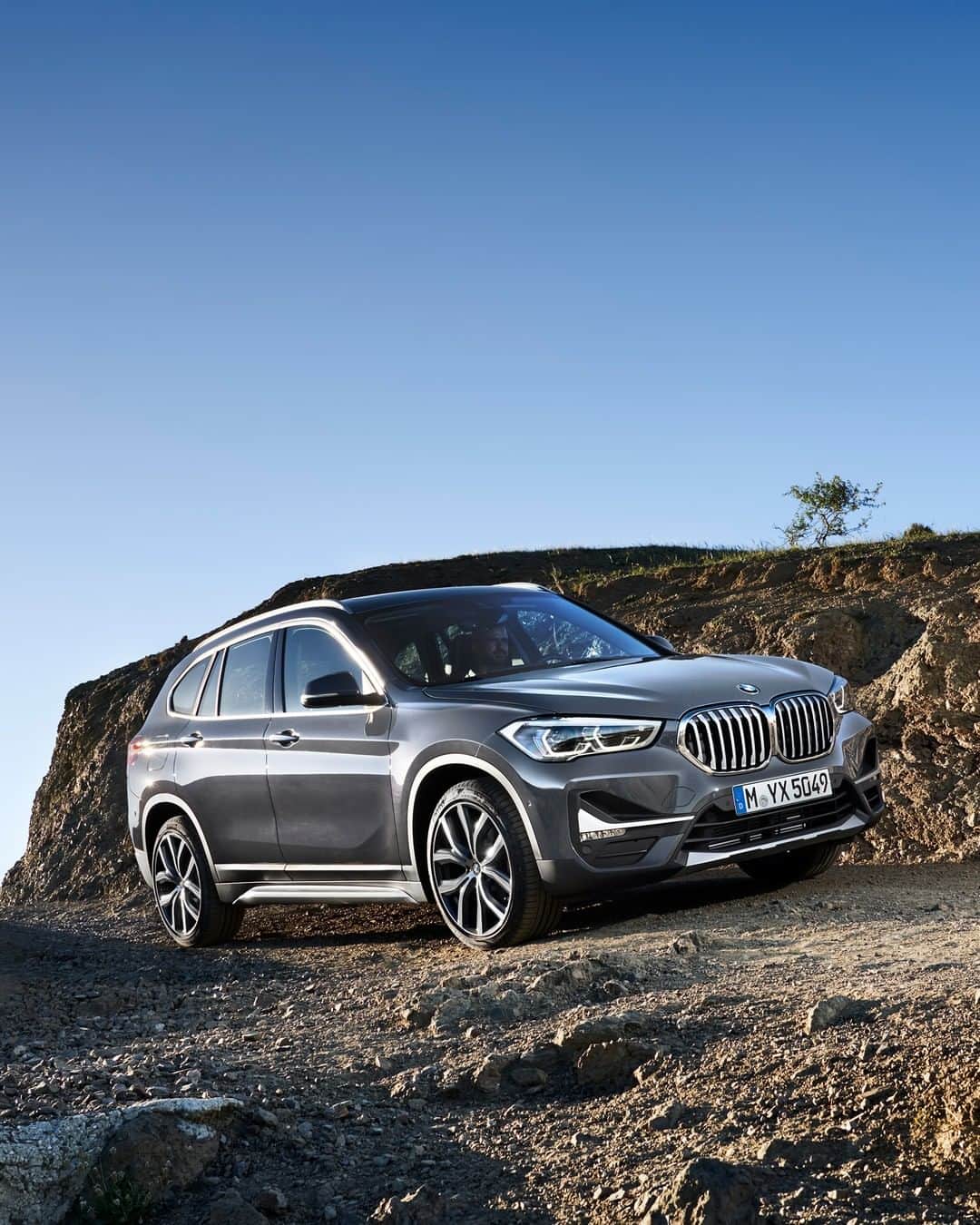 BMWのインスタグラム：「An adventurous mindset creates thrilling journeys. The new BMW X1. #TheX1 #BMW #X1」