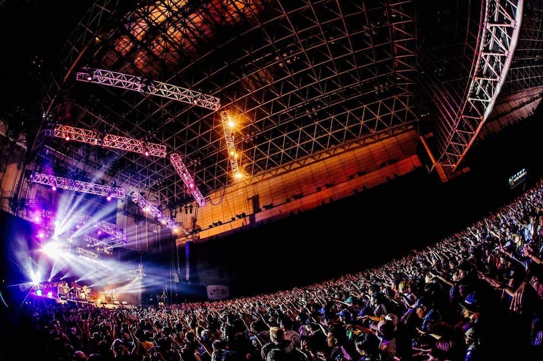 藤原広明のインスタグラム：「ZOZOマリンスタジアム&幕張メッセ ″SUMMER SONIC 2019″  サマソニのあなたにびっくらぶっ！！🦍🦍🦍🦍 photo by @junpeihiyoshi」