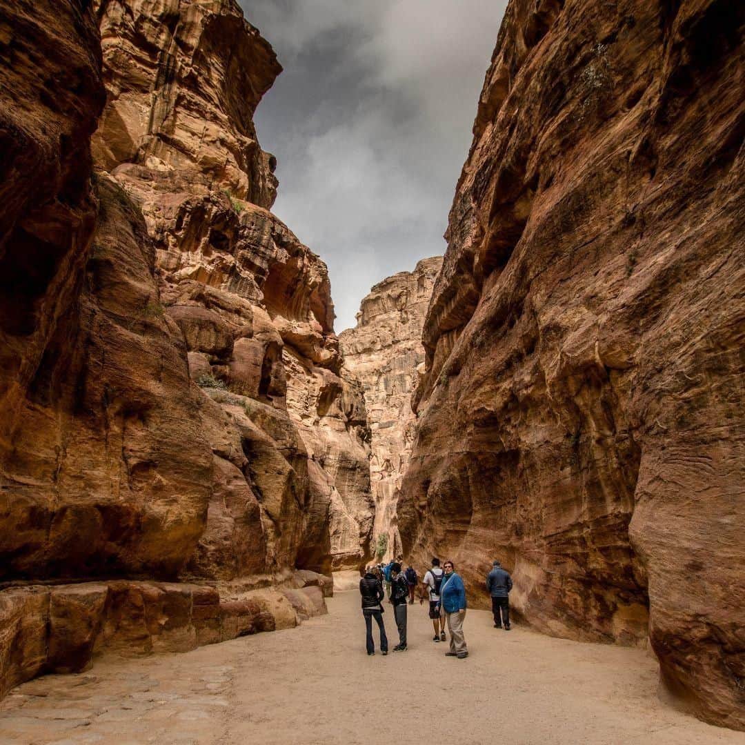 Lonely Planetのインスタグラム：「This weekend's takeover comes from Tamara of @globeguide, who will be sharing epic shots of her recent trip to #Jordan, one of our top #BestinTravel countries to visit in 2019 – 'Running down sand dunes in the expansive desert of Wadi Rum, floating in the Dead Sea, sleeping in Bedouin camps, cycling along the Jordan Bike Trail and hiking through the ancient city of #Petra… Jordan is a non-stop adventure. Combined with unforgettable landscapes, a storied history and the hospitality of the Jordanian people, the country is the perfect introduction to the wonders of the Middle East.’ – @globeguide -- Stay tuned for more of Tamara's snaps, and tap our link in bio to discover the rest of our top 10 countries for 2019, as well as info on visiting Petra responsibly.」