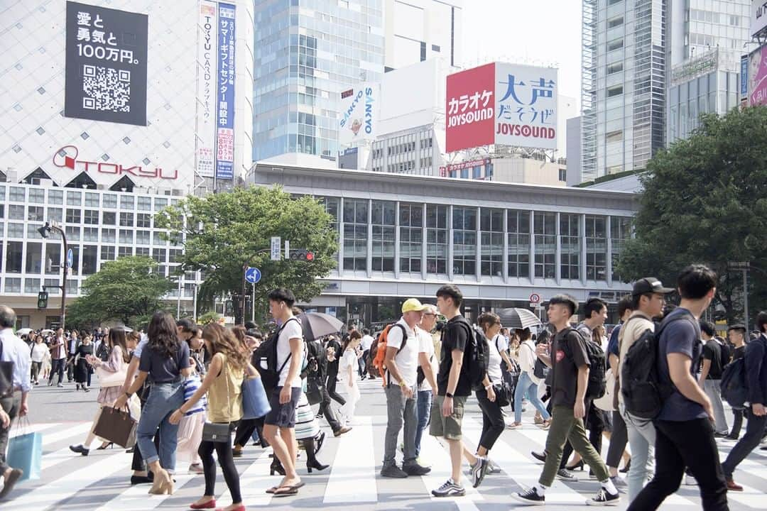 東京都庁広報課さんのインスタグラム写真 - (東京都庁広報課Instagram)「「渋谷スクランブル交差点（渋谷区）shibuya／(2019.6.20撮影)」最寄駅：渋谷駅 　#渋谷　#バスケットボールストリート #センター街 #shibuya #都会 #道玄坂　 #beautifuldestinations #tokyotrip #tokyotravel #passionpassport #tokyojapan #instatokyo #loves_nippon #phos_japan #bestjapanpics #cooljapan #japan_of_insta #discovertokyo #photo_jpn #東京観光 #東京旅行 #illgrammers #景色 #お出かけ #東京 #Tokyo #东京 #도쿄 #tokyogood」8月17日 17時00分 - tocho_koho_official