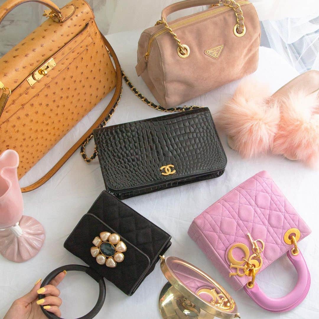 のインスタグラム：「🍓STYLE ESSENCE🍓 Get ready with QOO for new season! 秋コーデにスパイスを💕 Please check #qooonline  Link in bio #vintageqootokyo #vintageqoo #chanel #dior #hermes #prada #gucci #vintagebag」