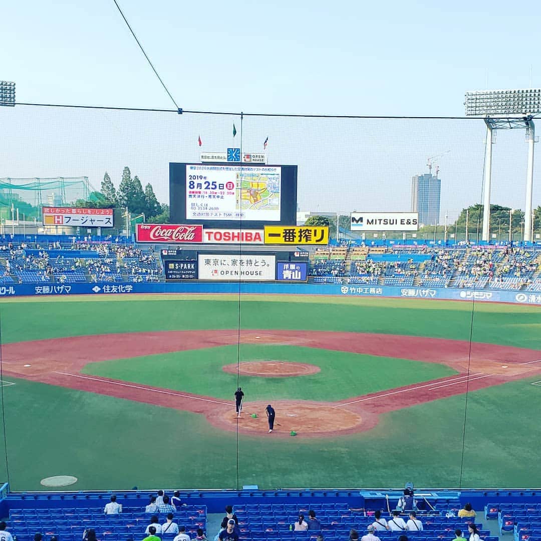 梅田陽子さんのインスタグラム写真 - (梅田陽子Instagram)「これからヤクルト中日戦。仕事できました。この暑さ、さすがにお酒美味しいだろうなぁ。飲みたい☀️😵💦 #そこは我慢#生コマーシャル#神宮球場#野球#baseball」8月17日 17時20分 - yokoumeda