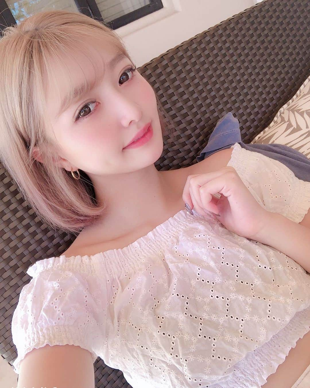 橋本萌花さんのインスタグラム写真 - (橋本萌花Instagram)「スマイルスマイルだけど かばんを盗まれて 財布とパスポート無くしました😭 かなり辛い…出演が変動しそう😵 しばらくハワイの人になりそうです  またわかったら変更しますね😢」8月17日 17時25分 - moca.gram