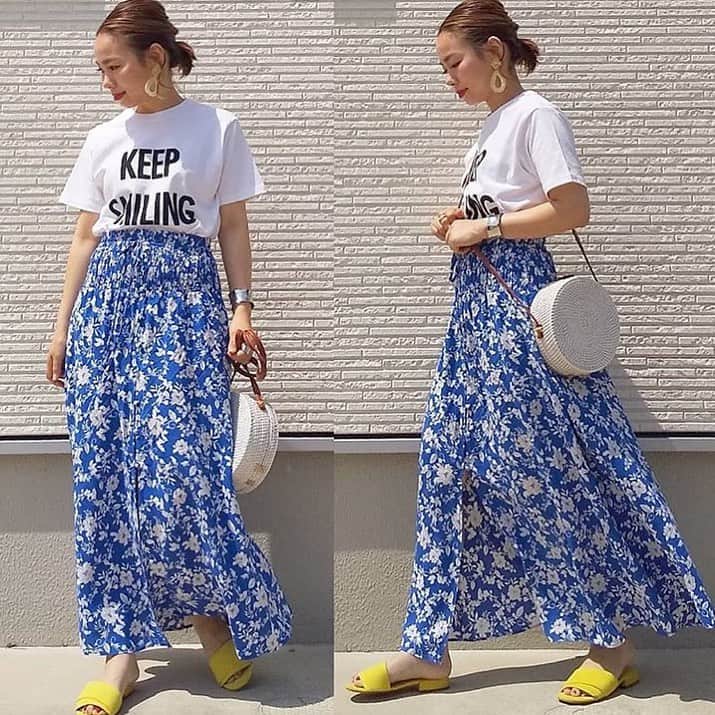 Locariのインスタグラム：「ZARAの花柄スカートが可愛すぎる💜✨ . .  @loverara.loverara  さんのように足元に明るいイエローをプラスすることでより夏らしいコーデの完成です🍋 . . . #コーデ #コーディネート #今日のコーデ #ファッションコーデ #ママコーデ #夏コーデ #プチプラコーデ #シンプルコーデ #カジュアルコーデ #大人コーデ #着回しコーデ #コーディネート部 #今日のコーディネート #zara #ZARA #zaraコーデ #ZARA女」