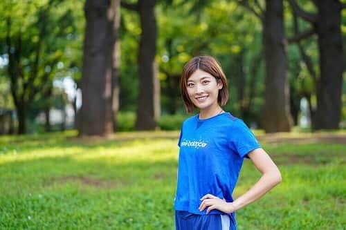 西谷綾子のインスタグラム：「✴︎ 動くとヒラヒラ♡チラりっ😍✨ Star🌟プリントと背中でクロスオーバーする切り替えデザインが特徴的で可愛い☺️💓 ・ Tシャツの想いも素敵っ🌟🤗 以下、ニューバランスHPより♡ ---------------------------- これから走り始めるひとも、 すでに走っているひとも、 ともに「走ることによる自身の変化/達成感」に 期待をいだいている。  そんな前向きに輝く女性を「星」と例えて ニューバランスが応援する新コレクション 「STAR PACK」登場。 ---------------------------- @shirapyonsports 📸 ・ #ニューバランスランニングアンバサダー #ニューバランス #ランニングウェア #変化 #楽しむ #前向き #輝く女性 #星 #newbalance #star #running #run #sportswears」