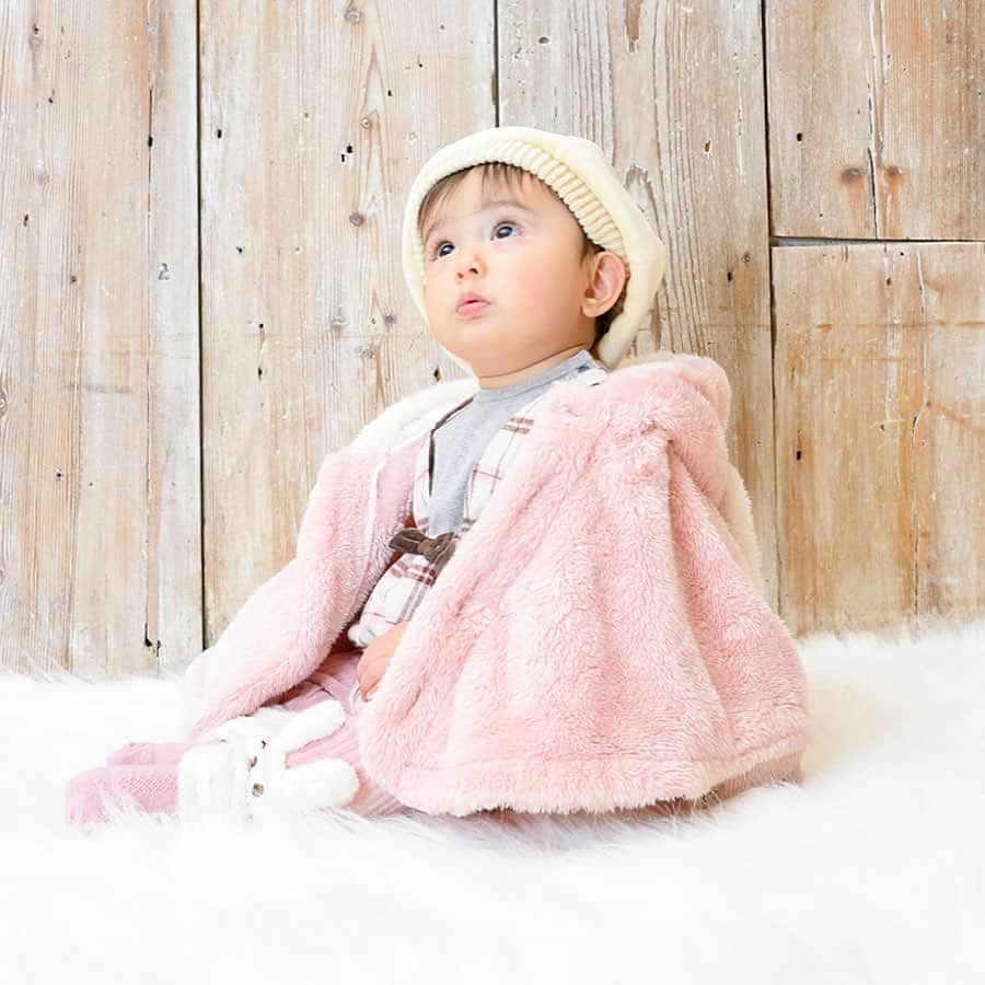 こどもの森e-shopさんのインスタグラム写真 - (こどもの森e-shopInstagram)「ㅤ ㅤ New Collection🍂⋆. ㅤ kids zooからも秋のベビーアイテム続々入荷中❣️ ㅤ ジャンスカとTシャツの重ね着に見えますが 1枚で着れるワンピースなので着脱が簡単👗 この秋トレンドのチェック柄🍁♥︎ ㅤ kids zooらしいやわらかな色づかいで ベビーちゃんのキュートさを引き立てます💘 ㅤ もう少し寒くなったら帽子や 昨日ご紹介したうさぎさんポンチョとの コーデがおすすめです🐰🧶 ㅤ W60302 ワンピース(70～95cm)\3600+tax W60100 ポンチョ(S～M)\3300+tax W61401 帽子(46～48cm)\2300+tax W61010 レギンス(70～95cm)\2000+tax (近日発売予定) ㅤㅤㅤㅤㅤㅤㅤㅤㅤㅤㅤㅤㅤ ㅤㅤㅤㅤㅤㅤㅤㅤㅤㅤㅤㅤㅤ #こどもの森eshop #こどもの森 #丸高衣料 #moujonjon #ムージョンジョン #daddyohdaddy #ダティオダディ #Caldia #カルディア #studiomini #スタジオミニ #kidszoo #キッズズー #donkeyjossy #ドンキージョッシー #子供服 #こどもふく #プチプラ #キッズコーデ #キッズファッション」8月17日 18時01分 - kodomonomori_eshop