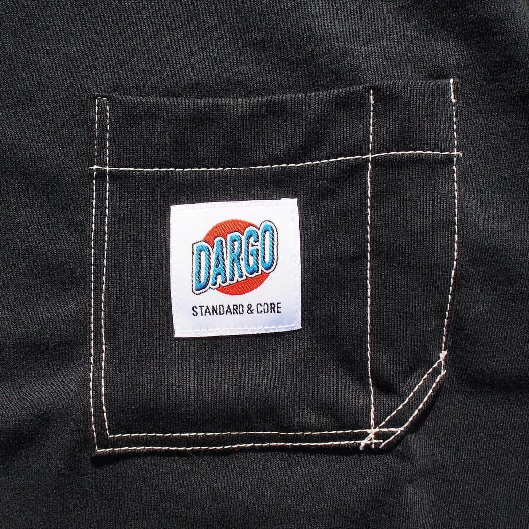 DARGO T-shirt &Sign Artさんのインスタグラム写真 - (DARGO T-shirt &Sign ArtInstagram)「Just Arrived!!📦🌴 コスパ最高◎ 人気のポケTee 1stタイプが入荷しました。オンラインストアにも掲載済みです！ ------------------------- 【DARGO】 Working Pocket T-shirt 100% USA COTTON 7.1 onz Heavy Weight & PRE-SHRUNK fit. Sewing by uroqo (Kumamoto City, Japan) color：WHITE, BURGUNDY, BLACK size：SMALL, MEDIUM, LARGE, X-LARGE ※158cm SMALL着用 ※写真10枚目 ブラック約2年間着用。フェード(色落ち)が最高すぎます🇺🇸 ------------------------- DARGO Hand Screen Printed T-shirt Printed in Kumamoto, Japan. ------------------------- #dargojapan #dargo2019ss  #kumamoto #kumamotocity #vintagestyle #californiastyle  #BASEec #熊本 #熊本市 #熊本tシャツ #九州 #古着女子 #アメカジ #アメカジコーデ #ダーゴ #カリフォルニア #tシャツ #ポケt #ポケTee #ポケットtシャツ #ポケットt」8月17日 18時10分 - dargo_japan