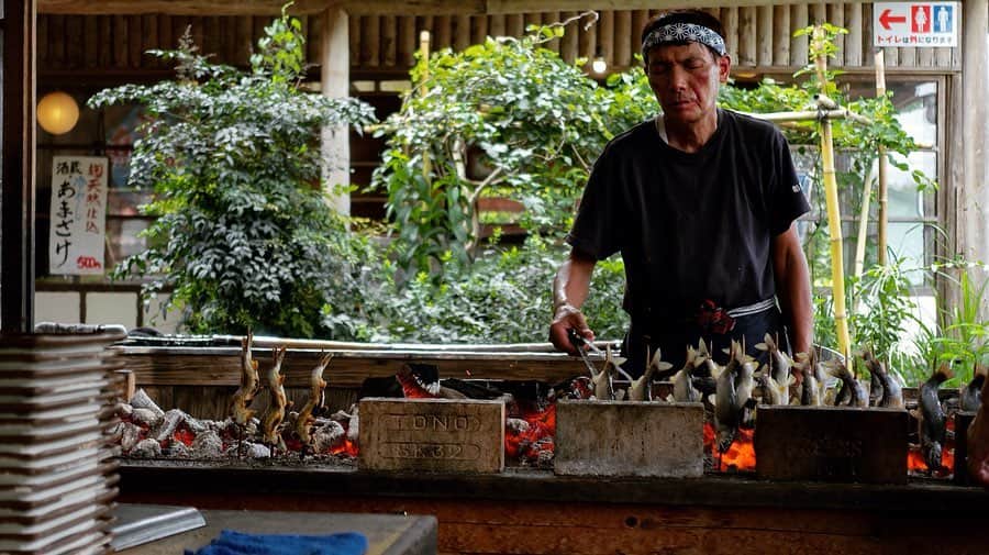 塩浦慎理のグルメインスタ
