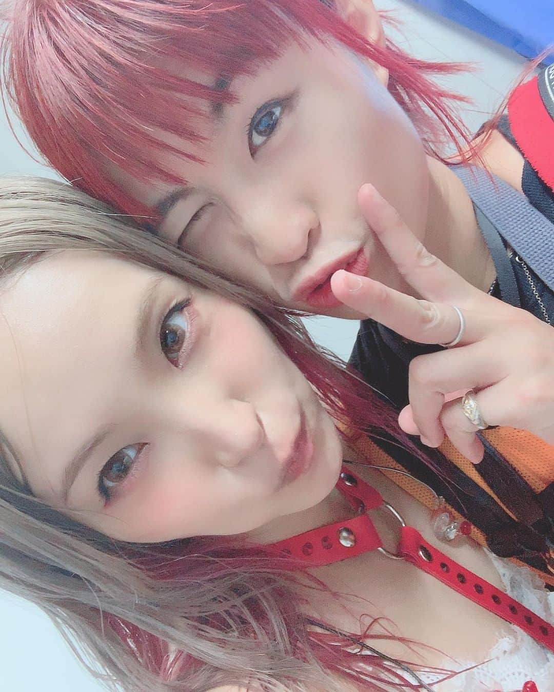 LiSAさんのインスタグラム写真 - (LiSAInstagram)「「RISING SUN ROCK FESTIVAL 2019 in EZO」初めてのSUN STAGE☀️最高な夕陽と最高なライブだったぁーーー！らいじんぐさーーんでらいじんぐほーーぷ！一緒に遊んでくれた皆さまありがとうございましたぁーーーー！一緒に歴史を刻んでくれたみんなほんとに心強かった。ありがとうーーー！ #RIR2019 #LiSA w/ @vizkage」8月17日 18時23分 - xlisa_olivex