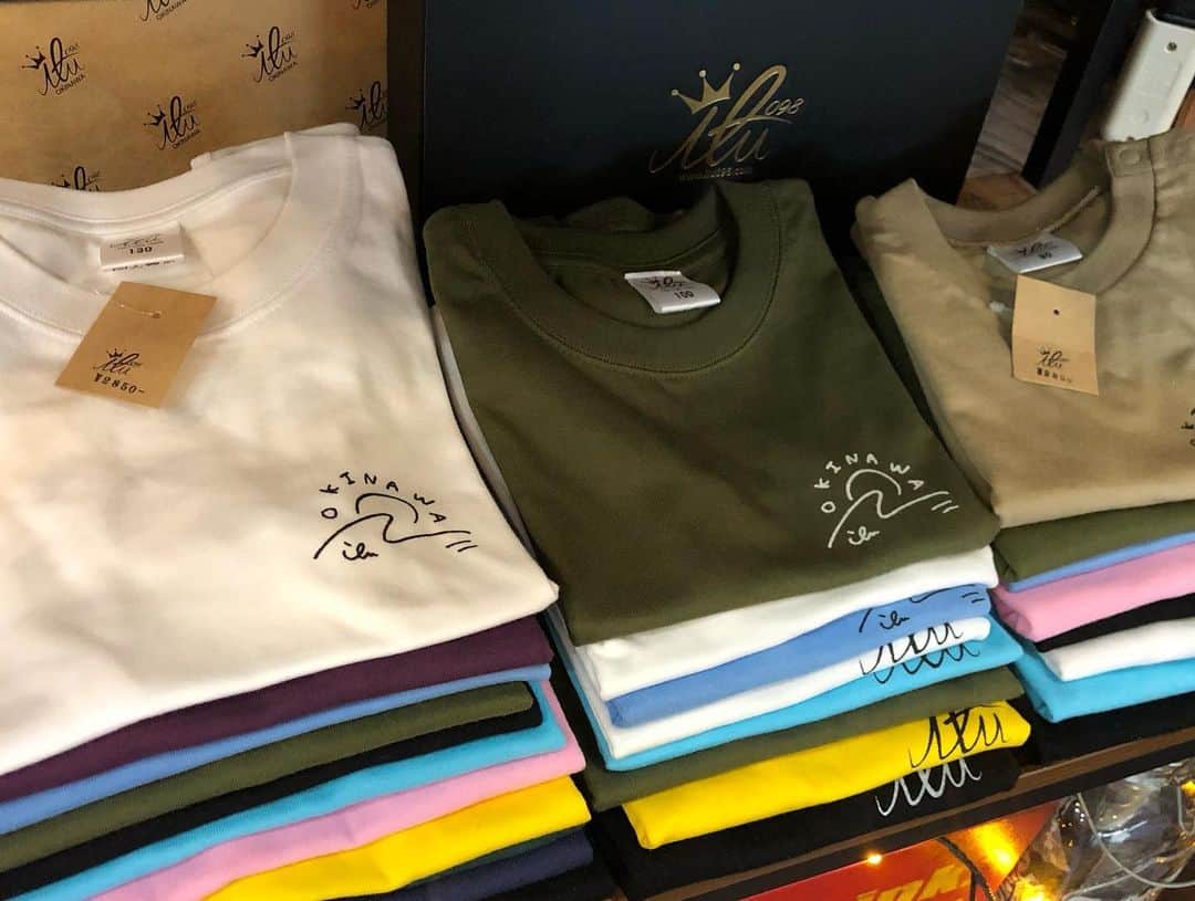 original brand 【ilu098】さんのインスタグラム写真 - (original brand 【ilu098】Instagram)「Thank you👍🌴 アイルTシャツの旅立ちラッシュ！ 本日も沢山のご来店ありがとうございます♫ newな1枚とHave a good summer time！ #ilu098 #Okinawalife #沖縄 #ぎのわんヒルズ通り #普天間」8月17日 18時26分 - ilu098