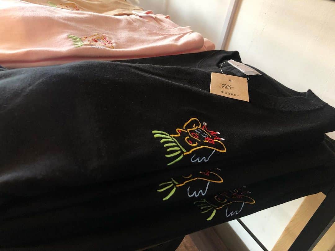 original brand 【ilu098】さんのインスタグラム写真 - (original brand 【ilu098】Instagram)「Thank you👍🌴 アイルTシャツの旅立ちラッシュ！ 本日も沢山のご来店ありがとうございます♫ newな1枚とHave a good summer time！ #ilu098 #Okinawalife #沖縄 #ぎのわんヒルズ通り #普天間」8月17日 18時26分 - ilu098