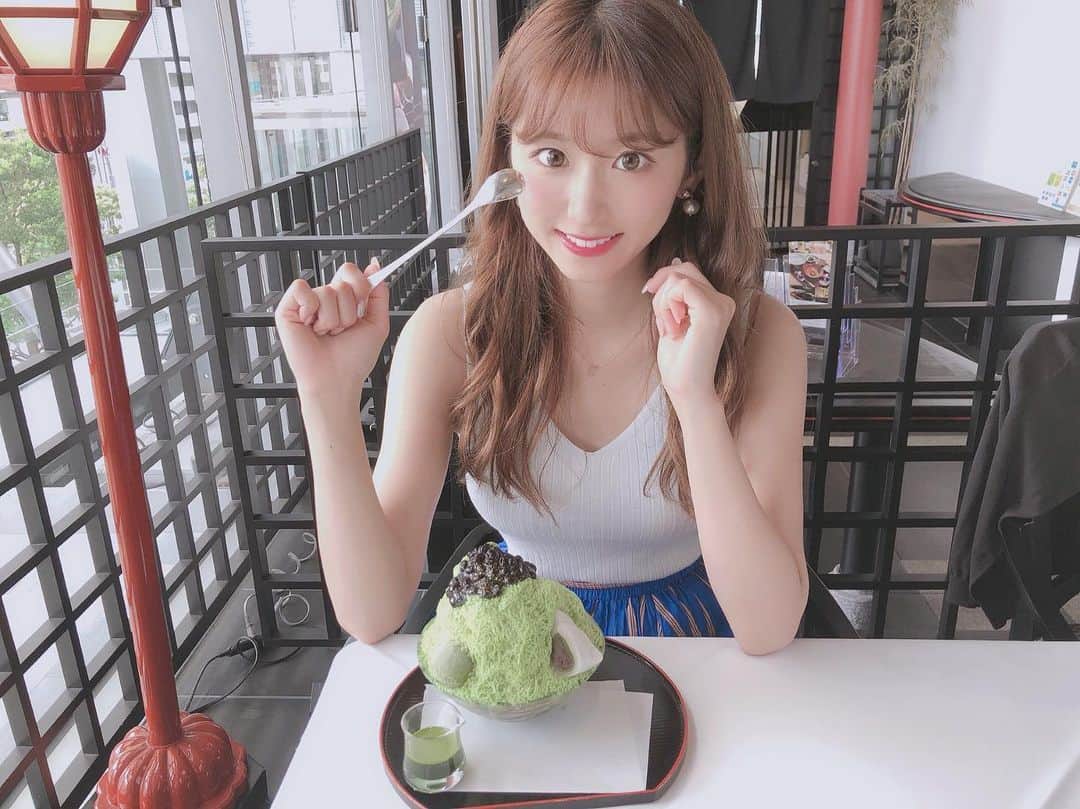 のインスタグラム：「お抹茶のかき氷🥺🍧💕 まいにち暑いから涼しみにいったよ🎐 夏たのしいな😻 * #かき氷#抹茶かき氷#夏」