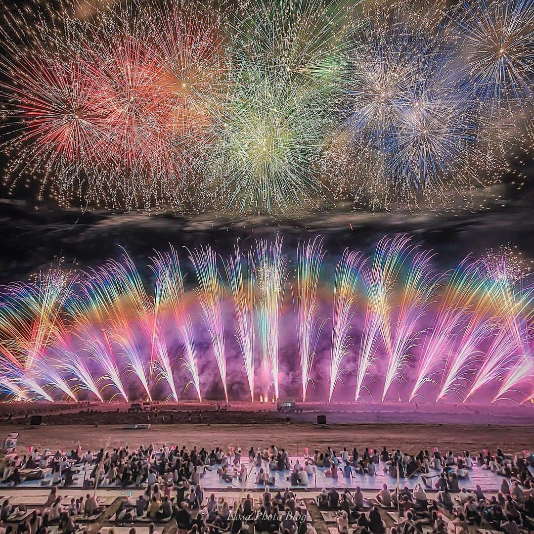 コサさんのインスタグラム写真 - (コサInstagram)「Rainbow Fireworks 虹色の花火は最高に盛り上がりました😆 . Location:長野 Nagano / Japan Data:2019.8.5 . #花火 #信州上田大花火大会 #信州上田 #長野 #ファインダー越しの私の世界 #花火のセカイ2019 #apj_僕らの夏休み2019 #fireworks_jpn #team_jp_夏色2019 #s_shot_花火2019 #nipponpic_夏祭り2019 #saison_su2019 #japan_night_view_member #TandDフォトコンテスト2019 #discover #longexposure_japan #sorakataphoto #s_shot #広がり同盟メンバー #LBJ_VIP #LBJ_空 #nipponpic_member #light_nikon #japan_of_insta #bestphoto_japan #Rox_Captures #kf_gallery_vip #colore_de_saison #jgrv_member #night_captures」8月17日 18時56分 - kosa_photo
