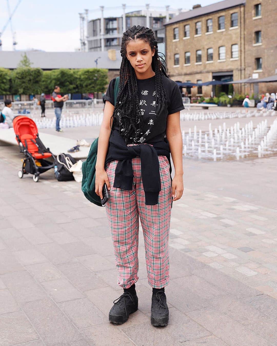 Droptokyoさんのインスタグラム写真 - (DroptokyoInstagram)「LONDON STREET STYLES @drop_london #🇬🇧 #streetstyle#london#streetscene#streetfashion#streetwear#streetculture#fashion#film#filmphotography #LFW#londoner#styleblogger#fashionshow#fashionmodeles#mood#fashionweek#photography#instafashion#fashionstyling#models#highfashion#fashionstyle#fashionstyling#photographer#style Photography: @yuri_horie_」8月17日 18時59分 - drop_tokyo