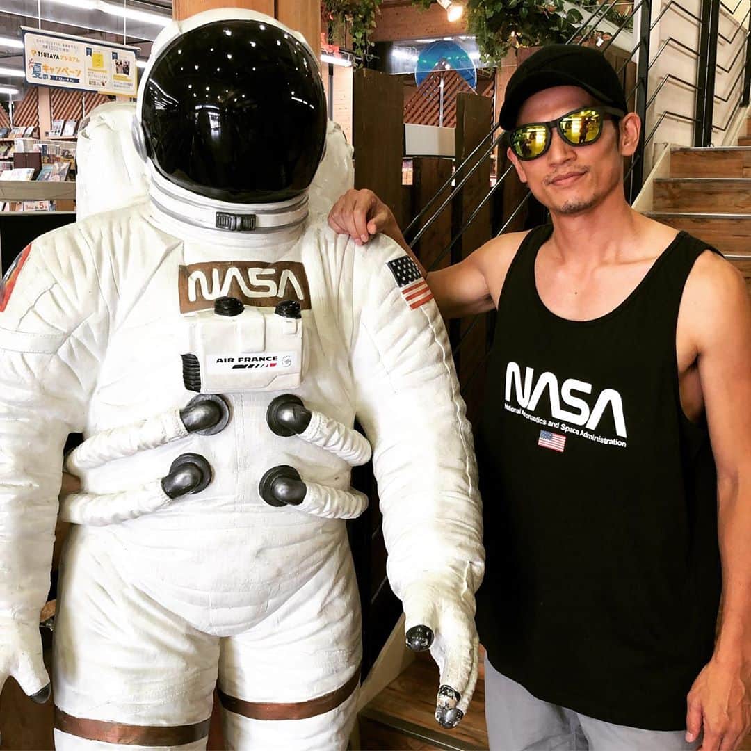 野久保直樹さんのインスタグラム写真 - (野久保直樹Instagram)「＊ Would you like to use the NASA? ＊ #NASA #タンクトップ #夏 #なとぅ  #usa #usb」8月17日 19時06分 - naoki_nokubo