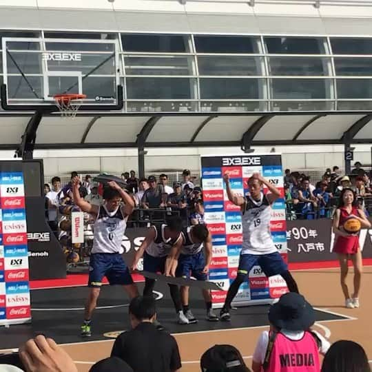 中村友也のインスタグラム：「ROUND.7(Inter Conference) 優勝🙆‍♂️🏀 応援ありがとうございました！ めっちゃ嬉しいです😊 #3x3premierexe  #3x3 #八戸 #八戸駅 #八戸駅西口 #アスフレexe  #中村友也 #チョモ  #優勝 #感謝 #応援ありがとうございました #ぐるぐるZ #やりたかった #癖強い #ぐるぐる #グルグル」