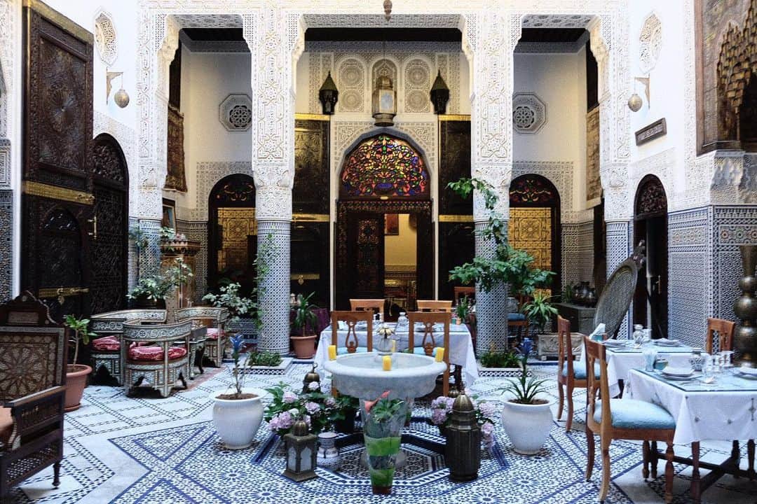 KUNIKAのインスタグラム：「Gorgeous and brilliant riad in Fes ⛲️」