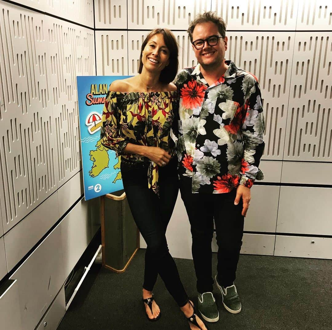 メラニー・サイクスさんのインスタグラム写真 - (メラニー・サイクスInstagram)「Are you listening peeps ? @bbcradio2 it’s Carrnection time , thankfully not mine  its @chattyman ‘s turn 😅@tonyparsonsuk coming up in the last hour 💃🏼💫」8月17日 19時38分 - msmelaniesykes