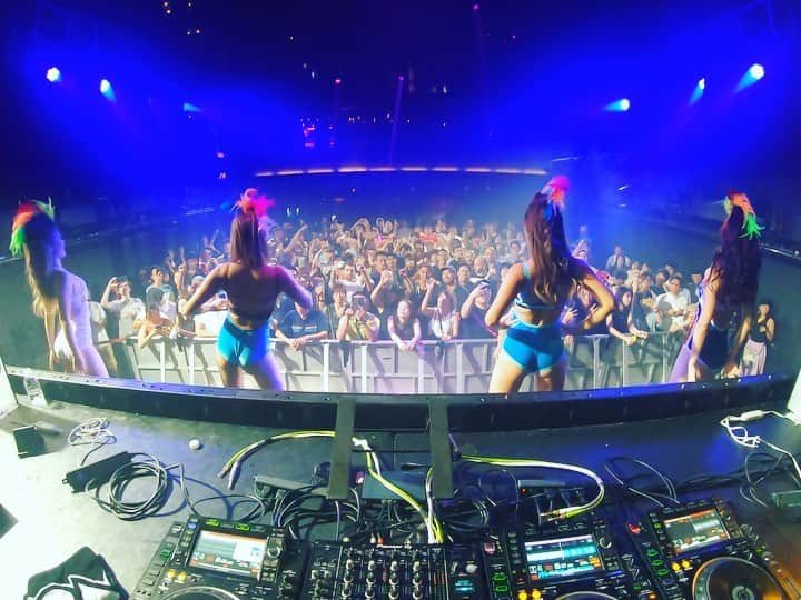 のインスタグラム：「2019.8.16.FRI @womb_tokyo #TOKYO #渋谷 #CYBERJAPANDANCERS #サイバージャパン #DAISHIDANCE #ダイシダンス #DD_GoPro  STRINGS OF LIFE20XX 8/19RELEASE  久々の #WOMBtokyo 最高楽しかったです‼︎ お盆後半 満員御礼ありがとうございました^_^」