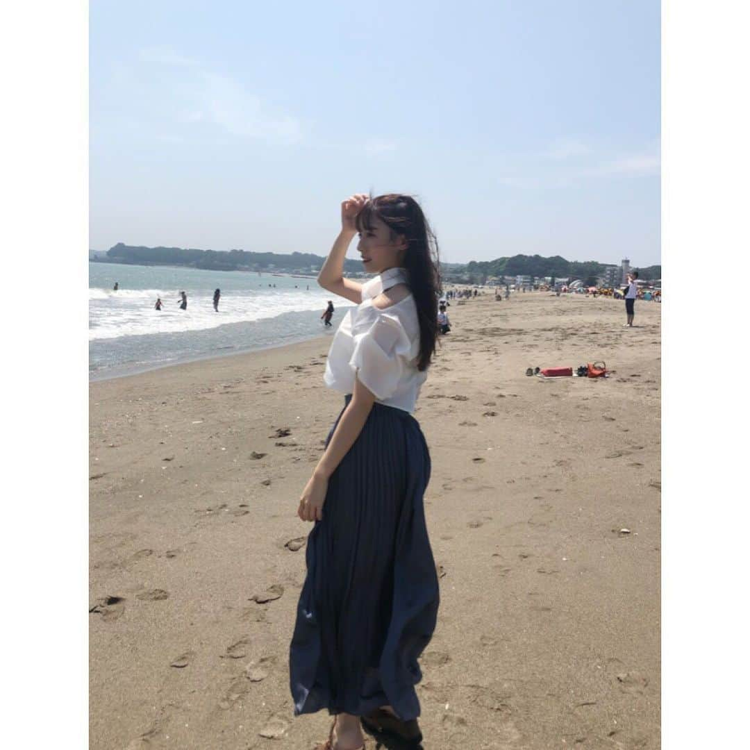 吉井美優さんのインスタグラム写真 - (吉井美優Instagram)「. 海見て夏を感じて はしゃいでしまった成人のひと （っ'-')╮ =͟͟͞͞ 🍧」8月17日 20時00分 - miyu_yoshii32