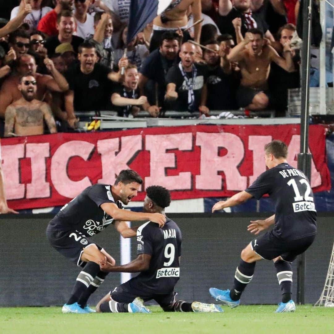 リーグ・アンさんのインスタグラム写真 - (リーグ・アンInstagram)「🆕👕 Pour la première de Laurent @koscielny_official6 avec le maillot au scapulaire, les @girondins et le @mhscofficiel se quittent sur un score nul (1-1) 🤝 ! #FCGBMHSC • • #Ligue1Conforama #LaurentKoscielny #Koscielny #Girondins #FCGB #GirondinsdeBordeaux #MontpellierHSC #MHSC #MatmutAtlantique」8月18日 6時55分 - ligue1ubereats